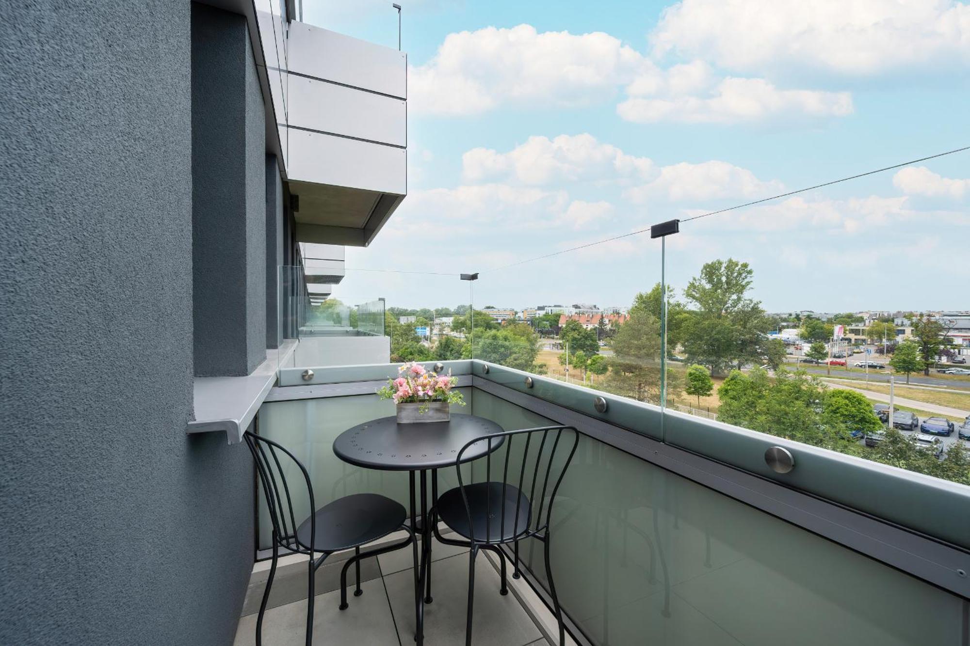 Apartamenty Zwycieska Z Klimatyzacja, Free Garage Wroclaw By Noclegi Renters Екстериор снимка