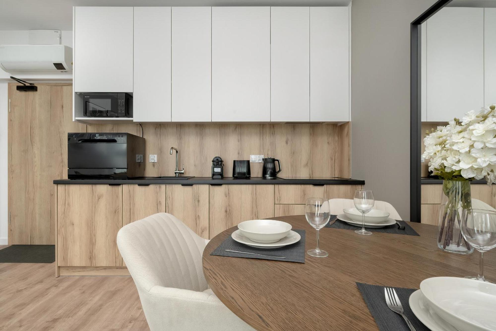 Apartamenty Zwycieska Z Klimatyzacja, Free Garage Wroclaw By Noclegi Renters Екстериор снимка